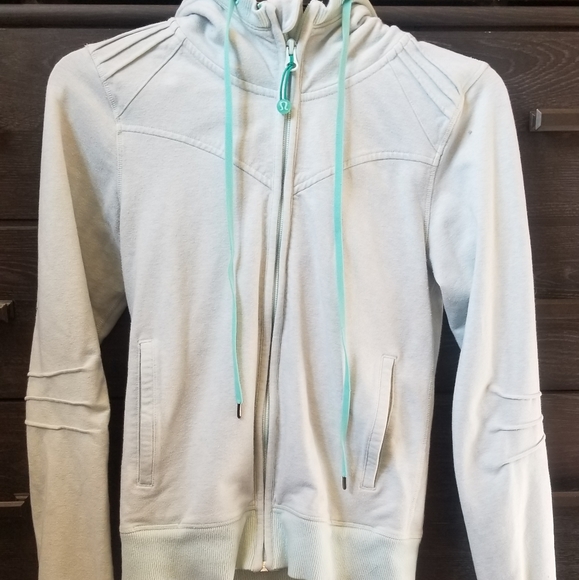 Lululemon sweater - Picture 1 of 2